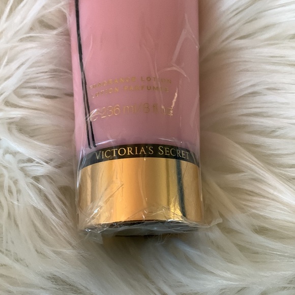 VS Spring Poppies Body Lotion 8 FL Oz - Picture 7 of 7